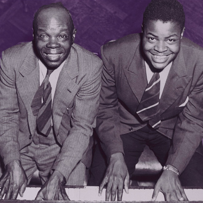 Oscar Peterson joue du piano avec son père, Daniel Peterson.